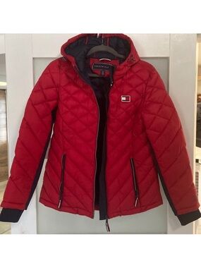 Tommy Hilfiger Quilted Hooded Puffer Jacket in crimson red & navy.  Size Small